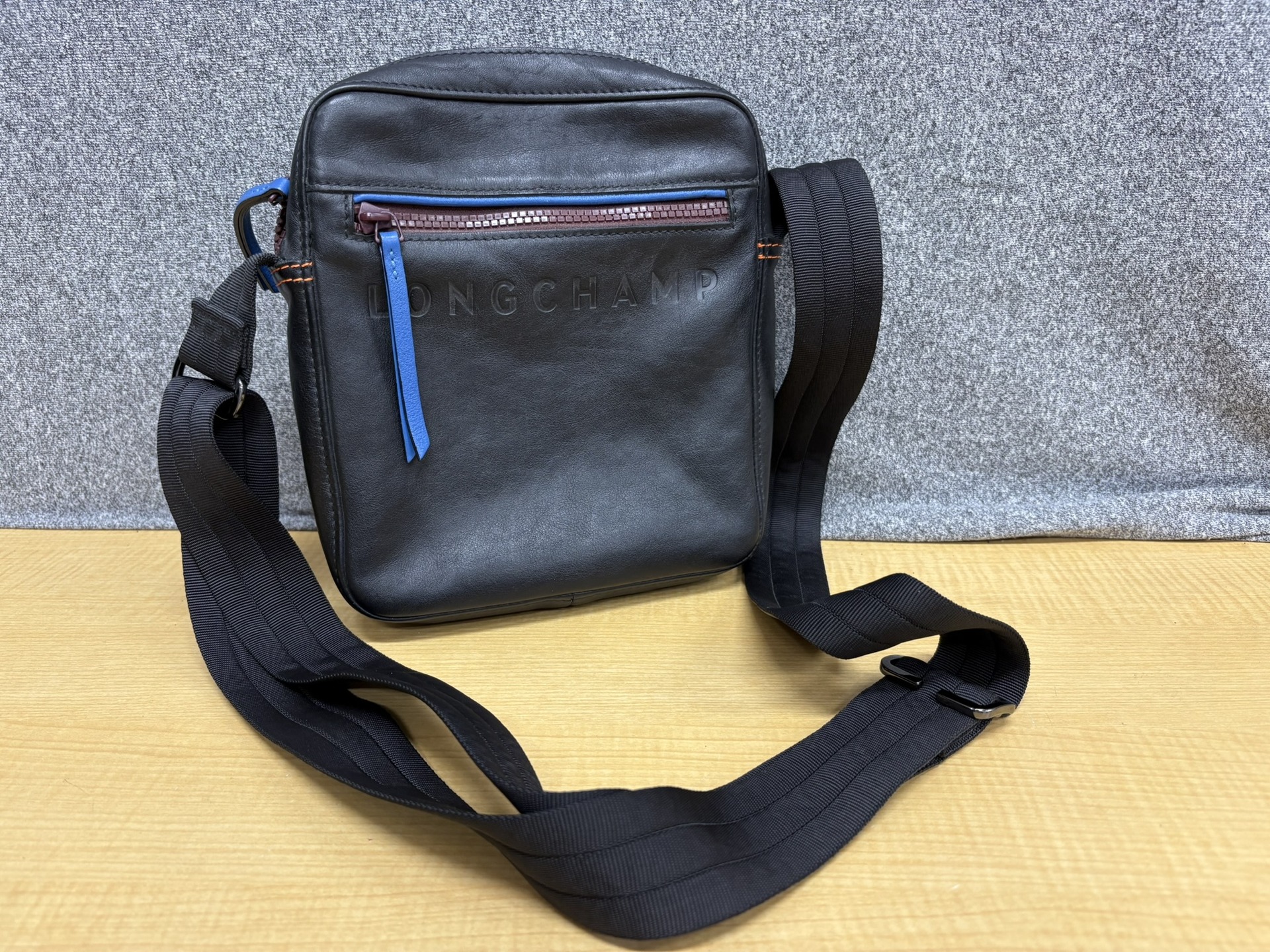 LONGCHAMP レザークロスボディバッグ