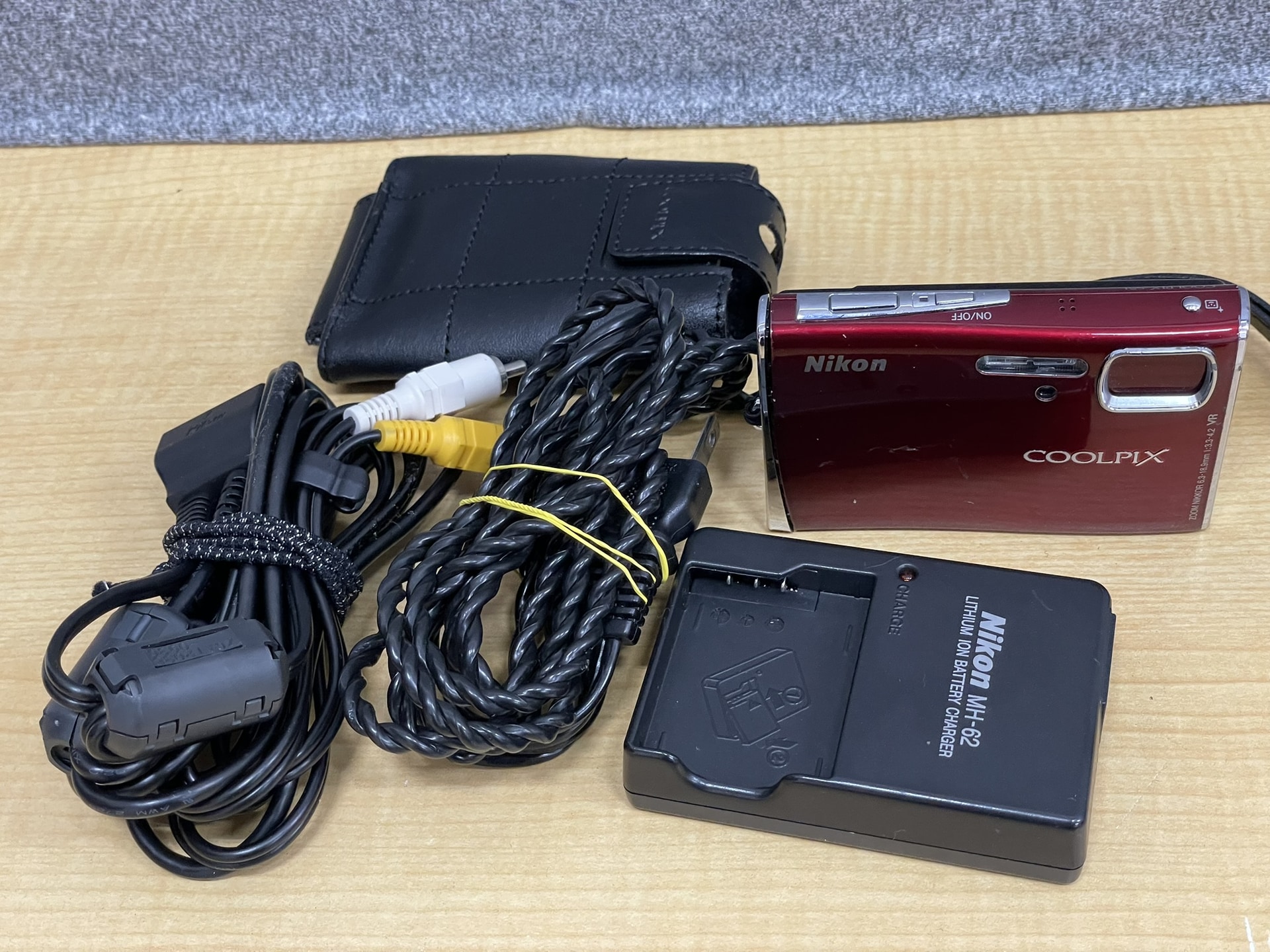 NiKON COOLPIX S51