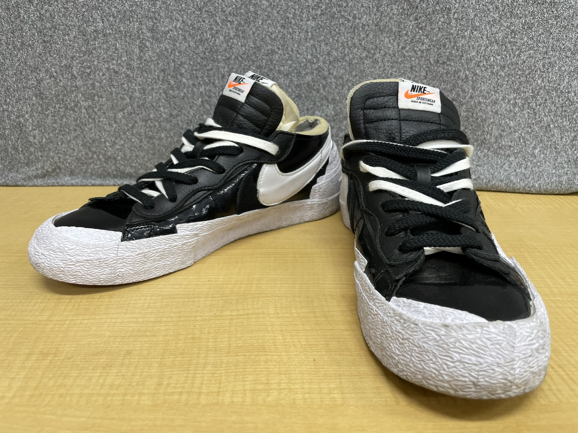 SACAI × NIKE DM6443-001 BLAZER LOW BLACK WHITE