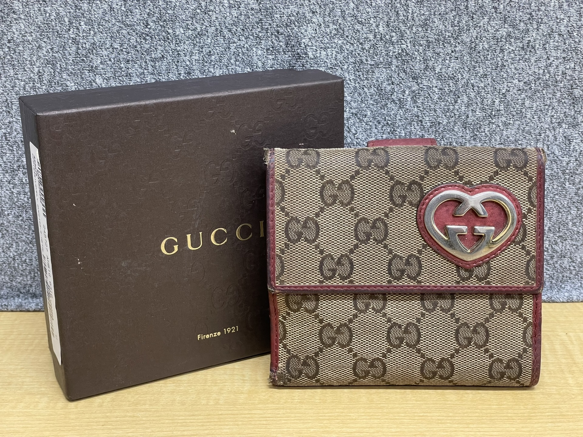 GUCCI 245727・493075 GGキャンバスラブリーハート二つ折り財布