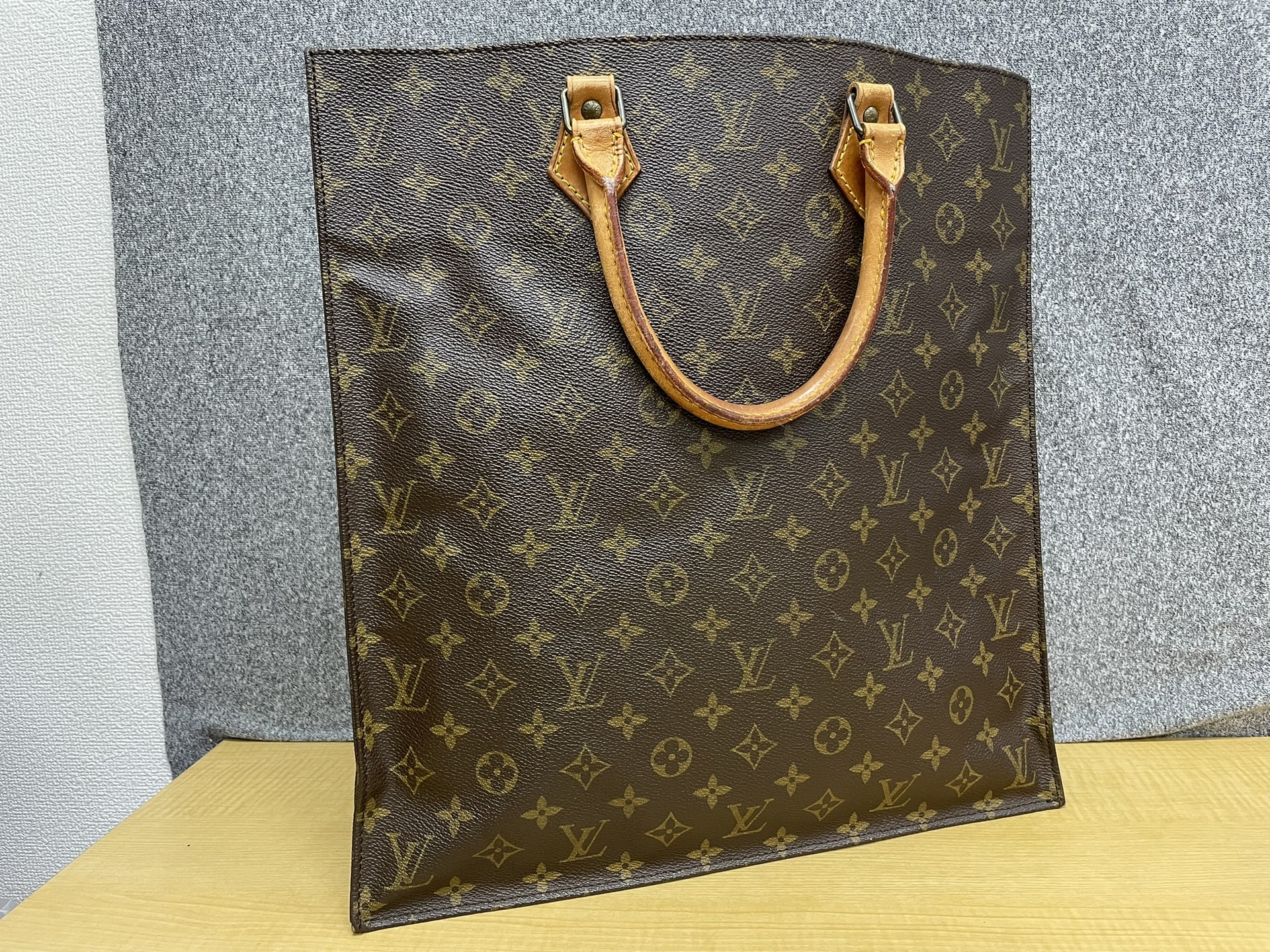 LOUIS VUITTON M51140 モノグラム サック・プラ