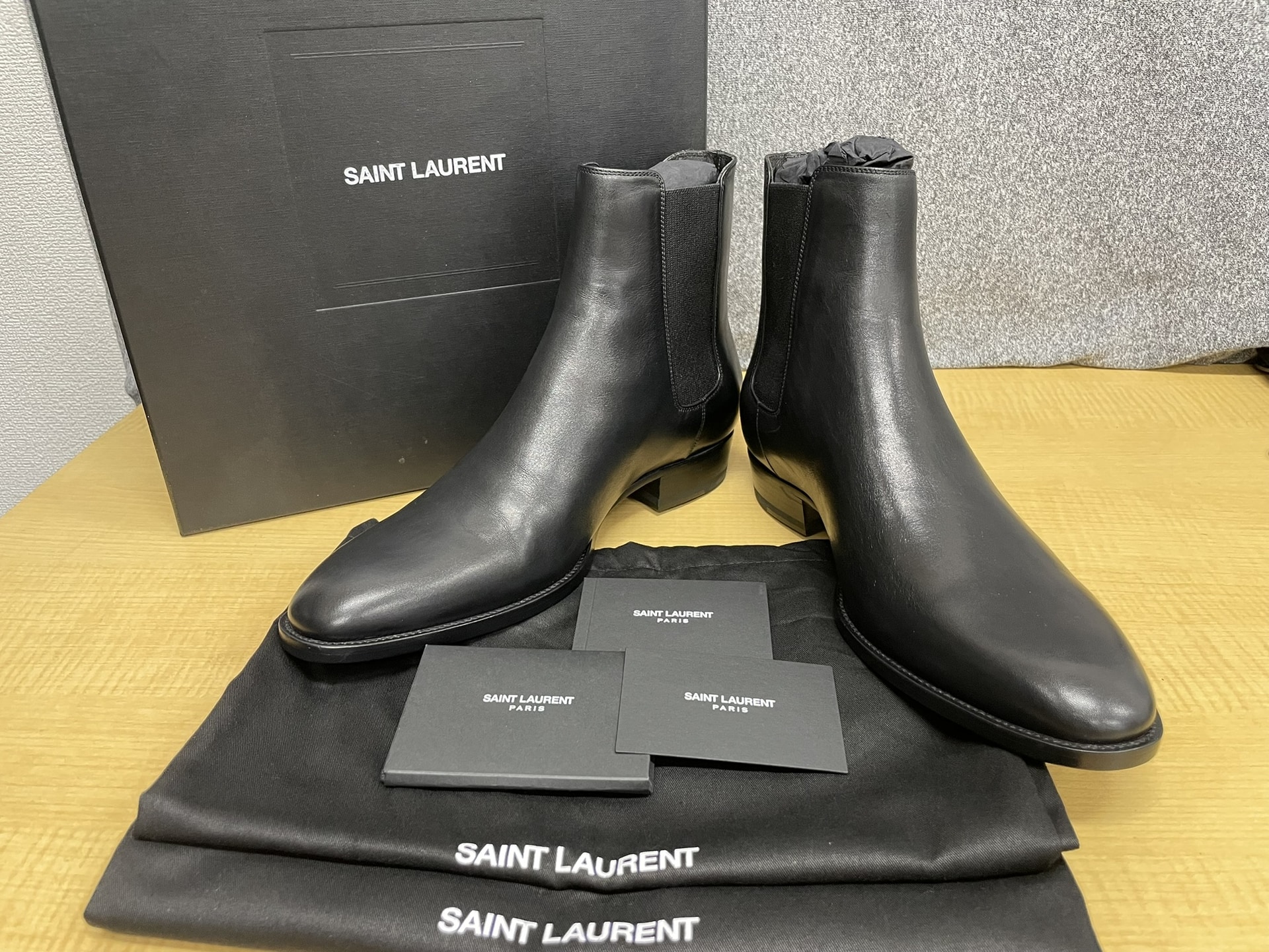 SAINT LAURENT 634195 1YL00 1000 WYATT 30 CHELSEA BOOT