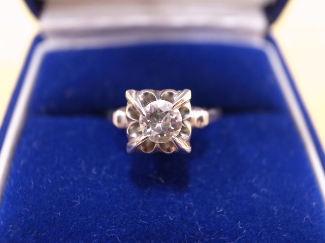 プラチナ立て爪ダイヤモンドリング ダイヤ0.33ct
