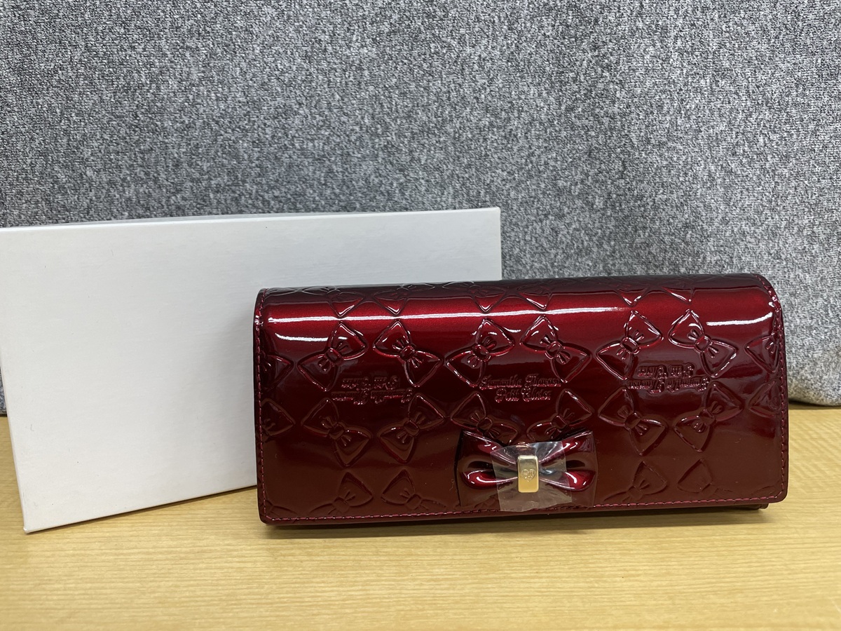 Samantha Thavasa petit Choice×Hello Kitty リボンエナメル長財布