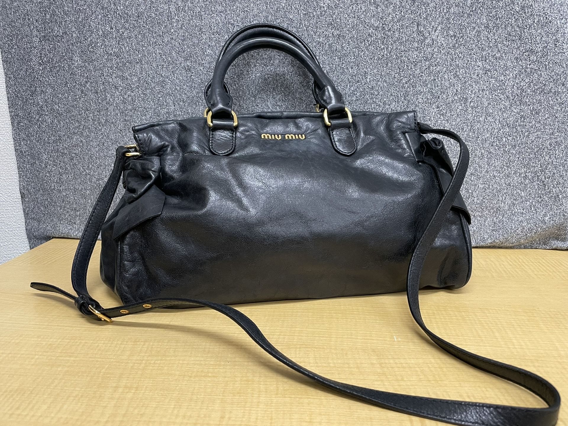 miu miu サイドリボン2WAYハンドバッグ